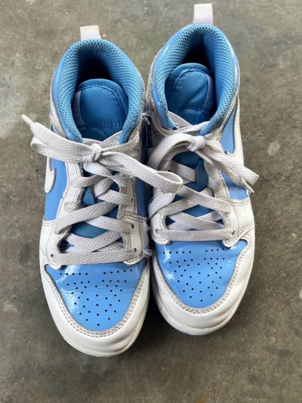 Nike Air Jordan Light Blue and White High-Top Sneakers size 1 kids Nike one dunk
